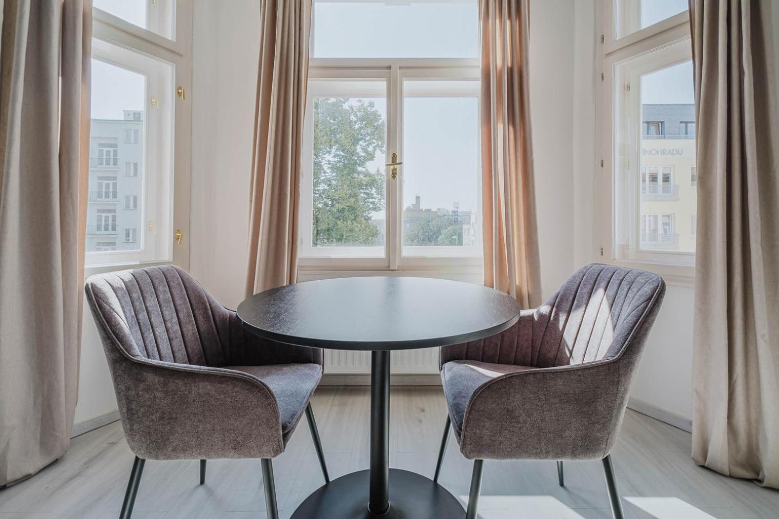Apartment Blueground Vrsovice Furnished Dining Area Prg-13 *